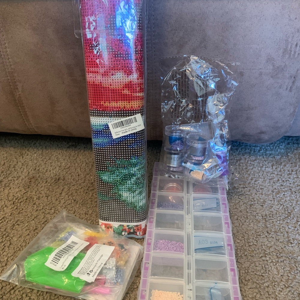 Vibrant Red and Green Diamond Painting Art Set